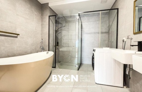 Kampung Pantai Dalam Apartment | Cubic Botanical Premium Suites Bangsar South by BYON