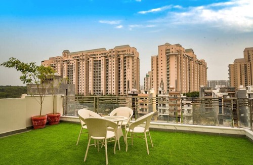 Gurugram Apartment | Cyber Hub retreat near Global foyer