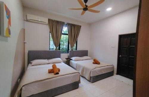 Kuantan House | D'Laman Tok Sira 30Pax 5R3B with Olympic size private pool