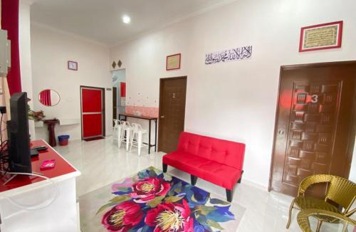 Kampung Gong Mak Som House | D'MENTARI BONDA Homestay Pool