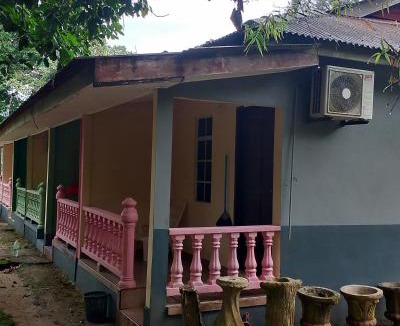 Jerteh Cabin | D'Pinggiran Gunung Tebu Bilik Penginapan