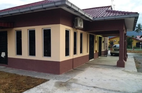 Padang Matsirat Ski Chalet | D,Reena homestay & chalet