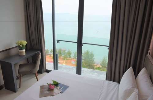 Kampung Bahasa Kapor Hotel | D'Wharf Hotel & Serviced Residence