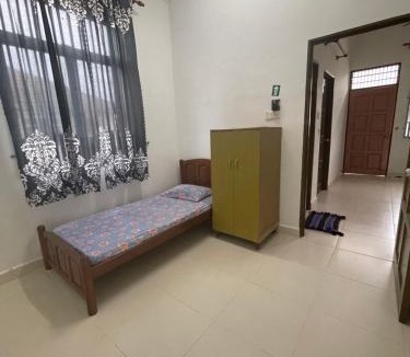 Kota Bharu House | Damai d' Bachok Homestay 3 Bedrooms - Half Bungalow house