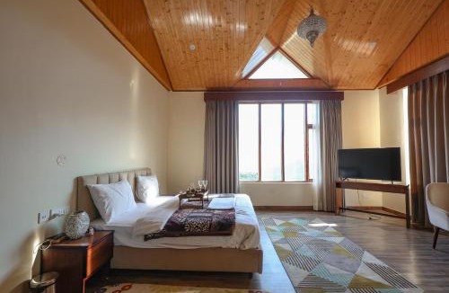 Shimla Hotel | Dancing Deer Chalet