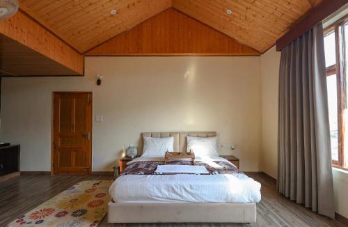 Shimla Hotel | Dancing Deer Chalet