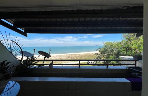 Taman Haji Zainal Apartment | David beachside apartment