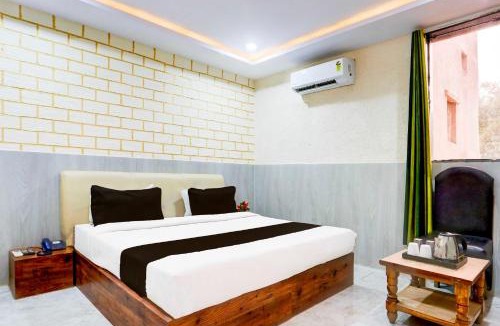 Gwalior Hotel | [Day Stay - 8 AM to 8 PM] Collection O Mall Road Gwalior