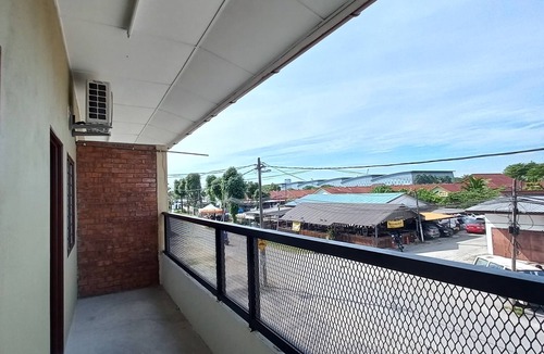Shah Alam House | DC Garden Homestay 5 with Netflix, WiFi & Private Balcony in Shah Alam