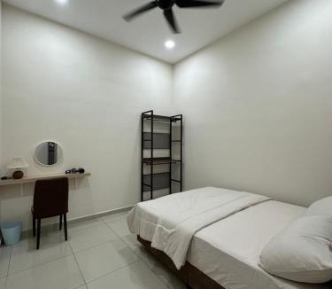 Kluang House | De Home Kluang Homestay