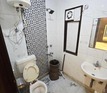 Safdarjung Enclave Bed & Breakfast | Deer Park Residency