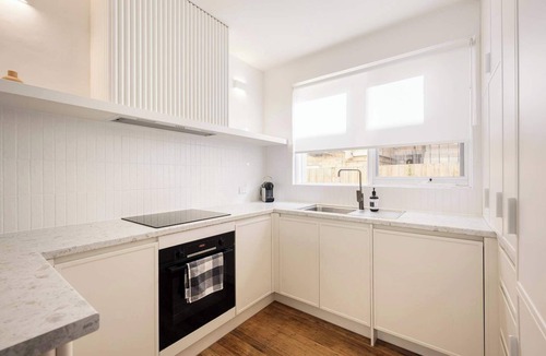 Armadale Apartment | Delightful Dorrington | In The Heart of Armadale