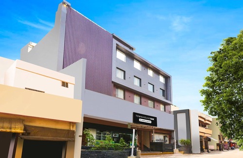 Hisar House | Deluxe Hotel Heritage Plaza