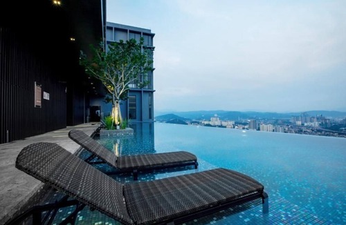 Titiwangsa Apartment | Deluxe King Suite with Twin Tower View 4