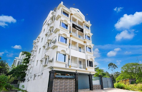 New Town House | Deluxe Rosedale Reliance Guest House