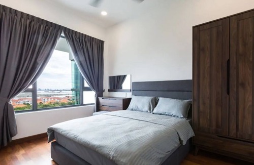 Seri Tanjung Pinang Condo | DELUXE SUITE Near STRAITS QUAY