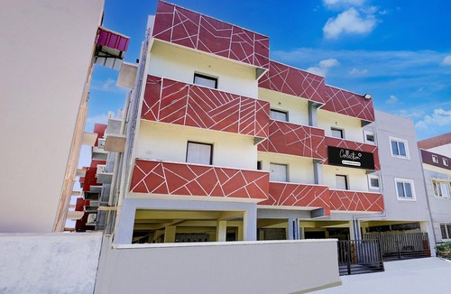 Chennai House | Deluxe Super Collection O Sathyabama University