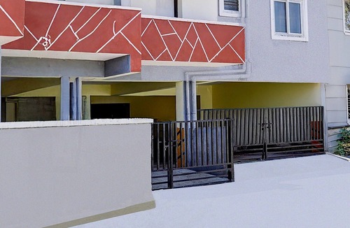 Chennai House | Deluxe Super Collection O Sathyabama University