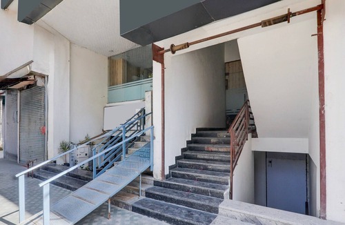 Kanpur House | Deluxe With Balcony Kakadeo Kanpur Avon