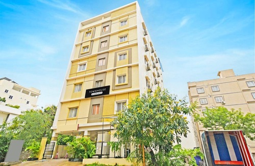 Kondapur House | Deluxe with Twin BedRrr Inn