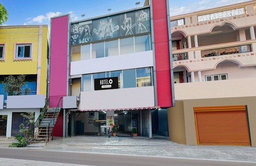 Hyderabad House | Deluxeaayush Stay INN