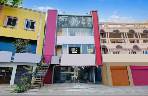Hyderabad House | Deluxeaayush Stay INN