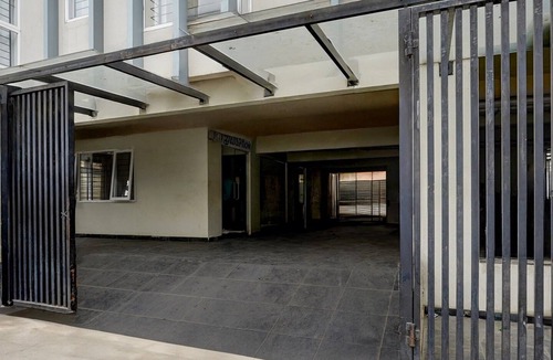 Gandhi Nagar House | Deluxehotel Gurudev Residency