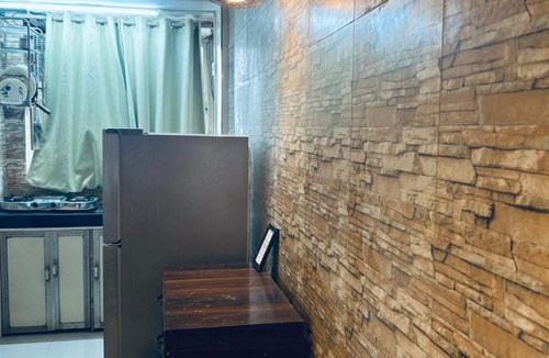 Bandra West Apartment | Den studio near carter sea