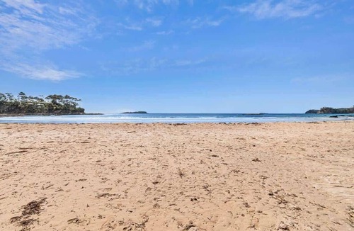 Denhams Beach Apartment | Denhams Beach Waterfront