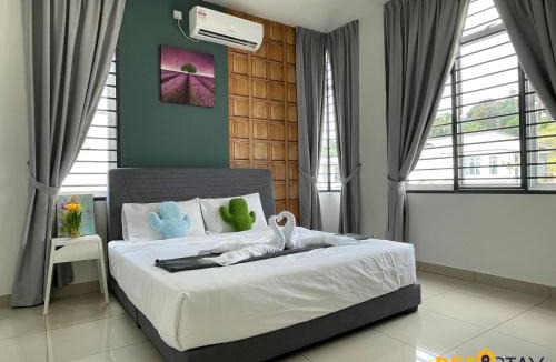 Bandar Penawar House | Desaru Arcadia Villa with Pool Table, Outdoor BBQ, Indoor Steamboat by Beestay