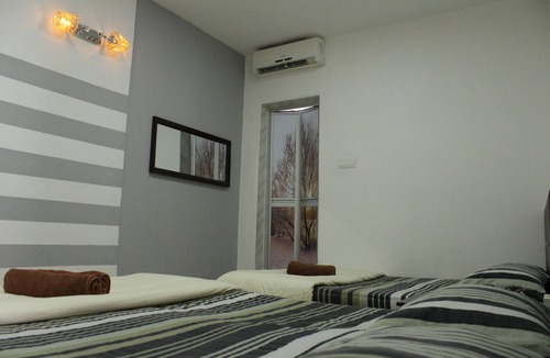 Taman Desa Tebrau House | DesaTebrau NewStar Homestay - Wedding Bridal House