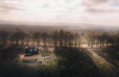 Moonambel House | Designer Off-Grid Cabin Retreat by Famous Startup - Frankie