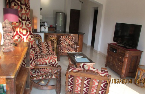 Varca House | Detached 2 Bedroom 2 Bathroom Poolside Beach Bungalow 200 meters from VarcaBeach