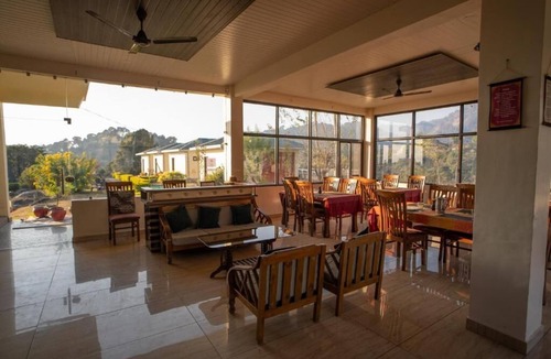Dharamshala Apartment | Dhauladhar View Village Resort