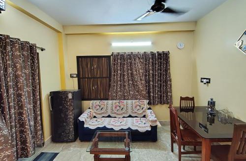 Kolkata Apartment | Diamond Suite, South Calcutta - AC 2BHK with private gym