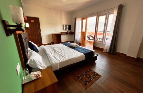 Pelling Hotel | DISHA SILVER PEAK Hotel