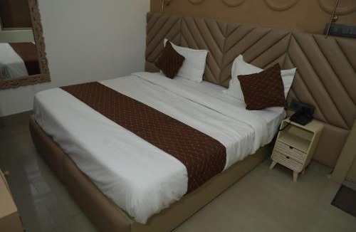 Karnal Hotel | Divine Hotel