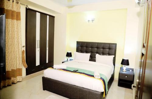 Saket Apartment | Divine India Service Apartment 3Bhk,J-171 Near Max Hospital, Saket