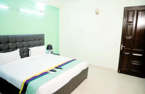 Saket Apartment | Divine India Service Apartment 3Bhk,J-171 Near Max Hospital, Saket