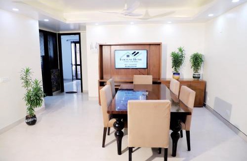 Saket Apartment | Divine India Service Apartment 3Bhk,J-171 Near Max Hospital, Saket