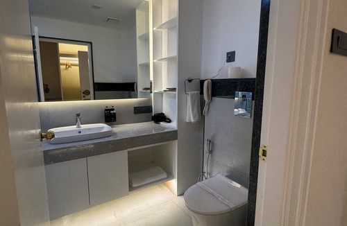 Sirala Hotel | Divine OAK Stay