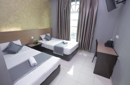 Kampung Tanjung Kapur Hotel | DJ Citi Inn Premier
