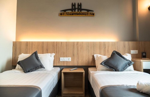 Kampung Tanjung Kapur Hotel | DJ Citi Plaza Hotel & Suites
