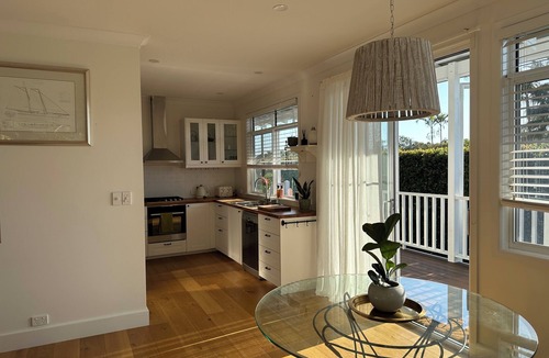 Mullaway Apartment | Dog friendly apartment close to beaches. Own private yard, garden and 2 decks.