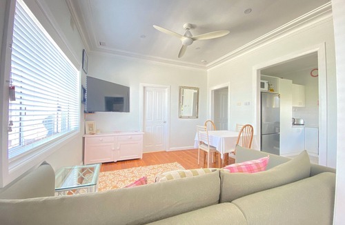 Lake Heights House | Dog friendly home with spectacular views of Lake Illawarra