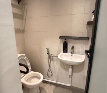 Bayan Lepas Apartment | Domuss Guesthouse- 4B3B Tunas