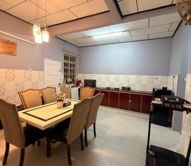 Dungun House | Double RR Homestay