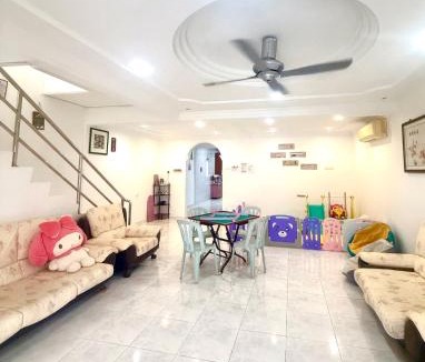 Bukit Gong House | Double Storey 5 room Bukit Beruang -18pax
