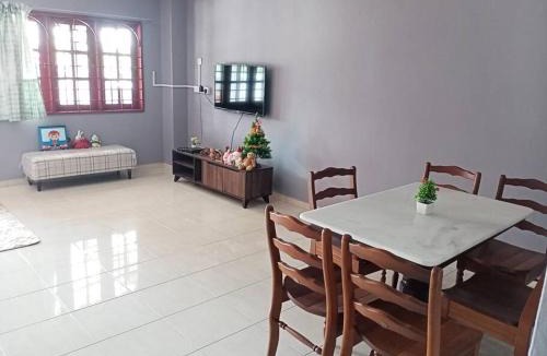 Sungai Baru Tengah House | double storey cosy homestay pengkalan balak fully aircon