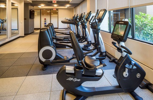 Mars Hotel | DoubleTree by Hilton Pittsburgh - Cranberry